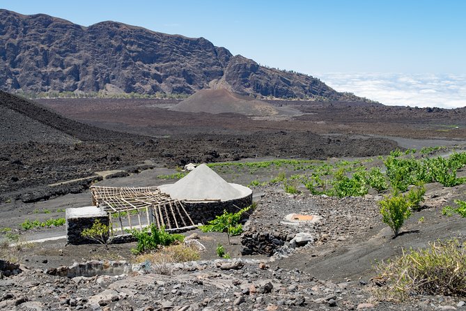 7. Ascension of VOLCAN Grand Pico to FOGO - The volcanic-ash descent