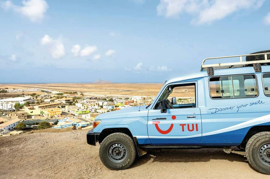 Adults Only Tour of Sal with Lobster Lunch and Salt Lake - Buracona and the famous blue eye