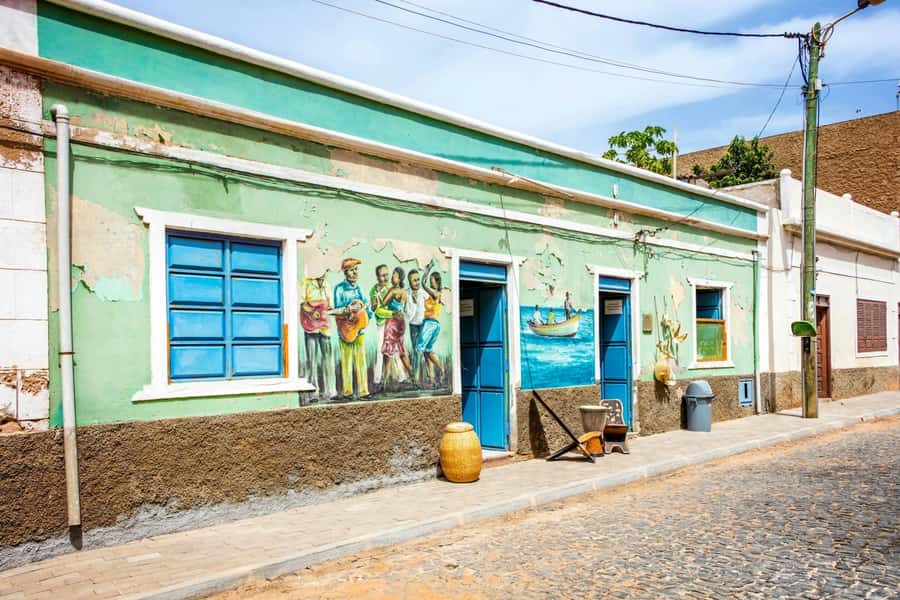 Adults Only Tour of Sal with Lobster Lunch and Salt Lake - Espargos gives you a quick look at island life