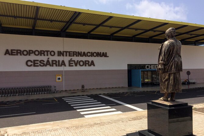 Airport Transfer Cesária Évora Int (VXE) to Mindelo or Vise Versa - The ride from VXE to Mindelo