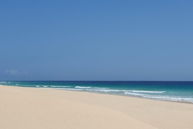 Big Boa Vista Exclusive Tour - Santa Mónica closes the day with nearly 15 kilometres of sand