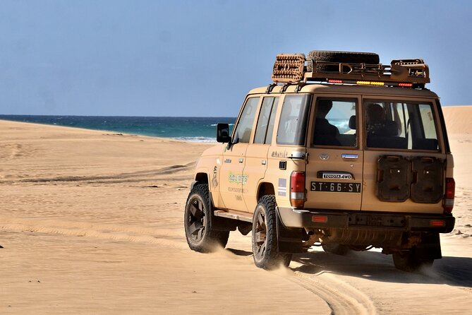 Boa Vista: 4h South Jeep Expedition Off-Road - Praia de Chaves and the old coastal chimney