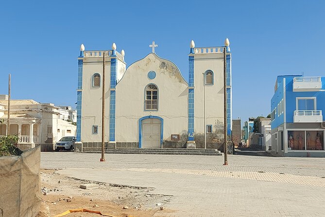 Boa Vista Island: Full Day North to South Discovery - Sal Rei: lunch, markets, and a look at daily life