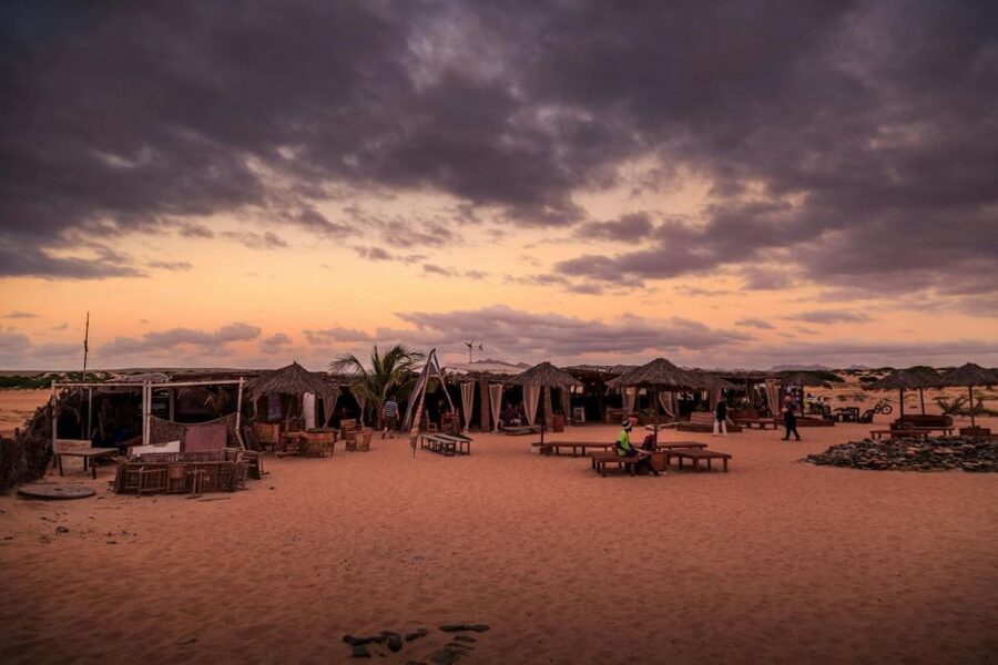 Boa Vista Sunset Dinner with Live Music - Who should book this beach dinner?