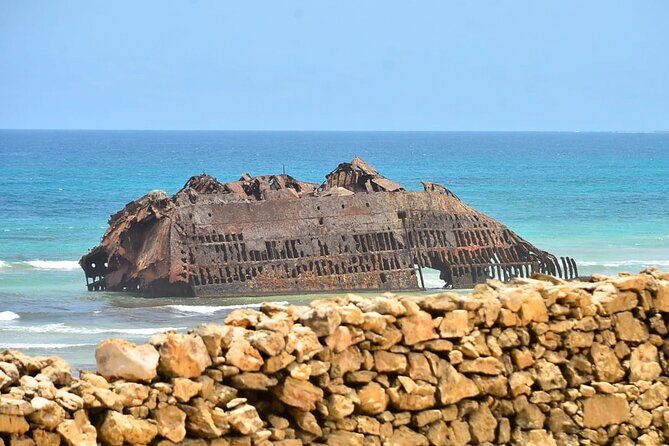 Boa Vista Tour: Santa Mónica, Desert & Shipwreck - The ride, guide, and group size