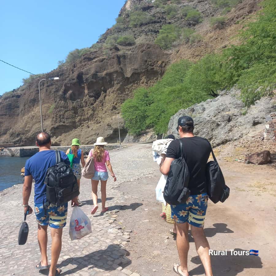 Boat Trip to Aguas Belas Cave+Barbecue - Morning pickup and the road to Porto Ribeira da Barca
