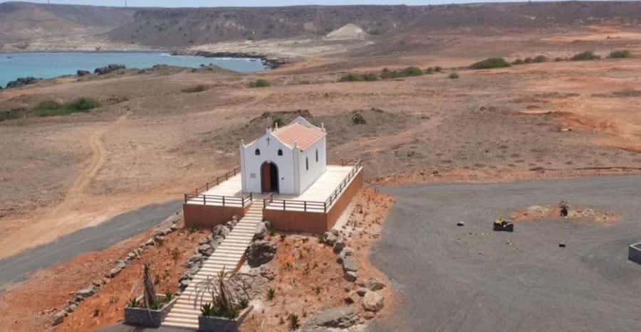 Boavista: 4h Shipwreck, Desert, Fatima Chapel & Pottery Tour - Viana Desert brings the biggest change of scenery