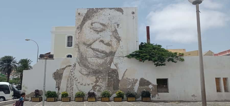Cesária Évora: Life of a Diva - Rua Lisboa and the barefoot Walk of Fame