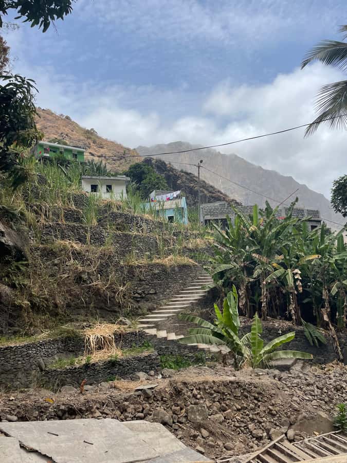 Cova–Paúl Valley Trek: Santo Antão Day Trip by Ferry - Should you book the Cova to Paul Valley trek?