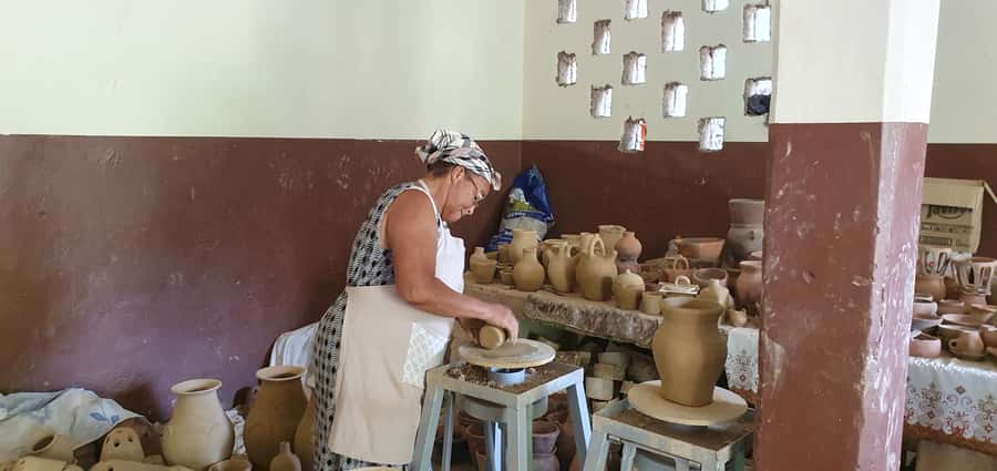 Create your own artesanal pottery with locals - Key points to know before booking