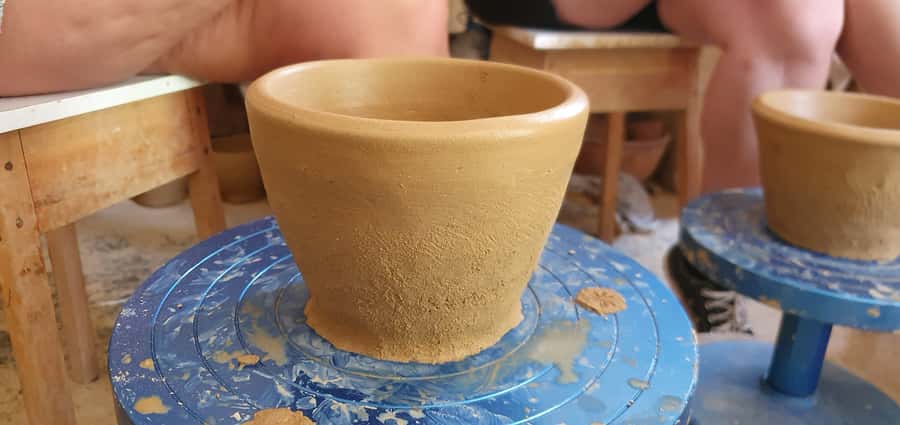 Create your own artesanal pottery with locals - The seasonal side of village pottery