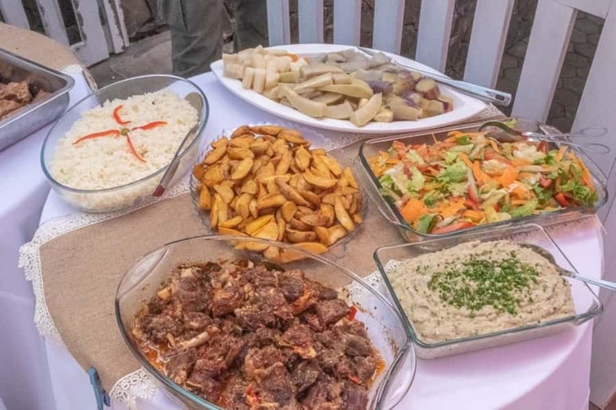 Discover Praia from a Local’s Perspective with Lunch - Municipal Market and Alexandre Albuquerque Square