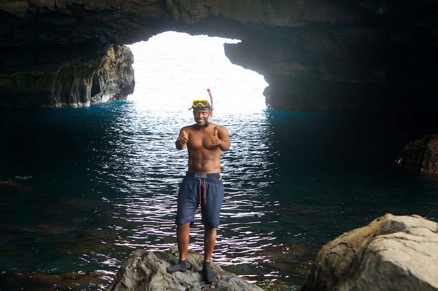 From Praia: Boat Trip, Snorkeling, Cave & BBQ on the Beach - What the guides add to the experience