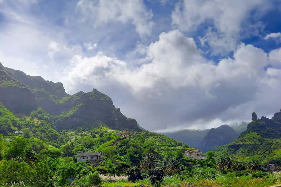 From Tarrafal: Serra to Principal Hike & Lunch with locals - Who should book this hike?