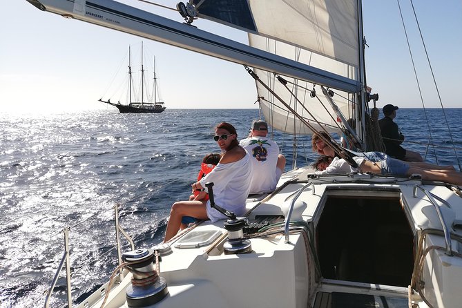 Full day Sailing yacht - Beautiful day on the Atlantic Ocean - What the crew adds to the day
