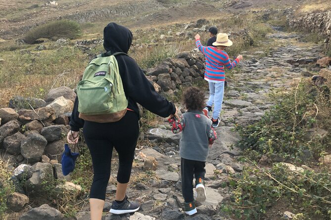 Hike Monte Verde, Natural Park, São Vicente, 3h +/- (roundtrip) - The uphill walk through farms and old homes