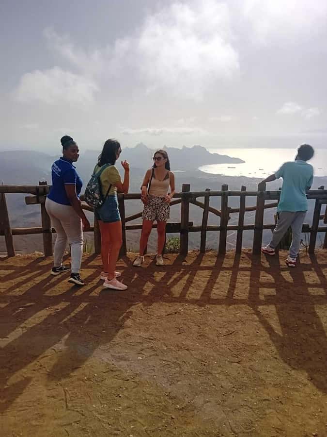 Hike to the highest point of Monte verde - Walking the cobbled road toward the summit