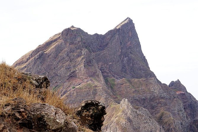 Hiking: Monte Tchota Natural Park - Pico D’Antónia (1394m) - Longueira - The climb to Pico D’Antónia at 1,394 meters