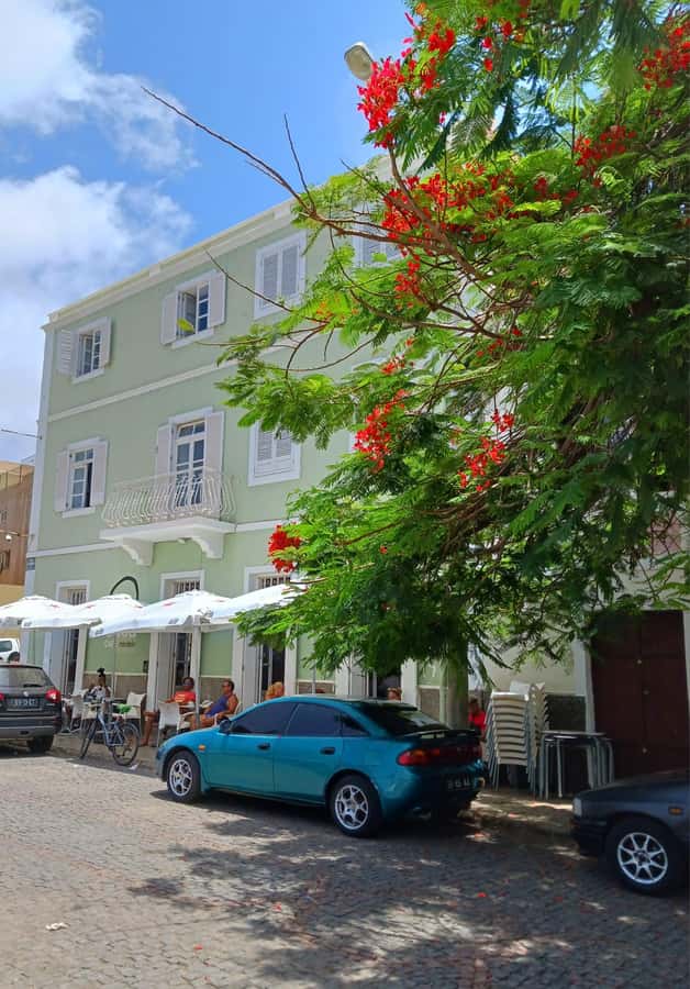 Mindelo: City Tour with Hotel Pickup and Drop-Off - Praça Estrela and the everyday side of Mindelo