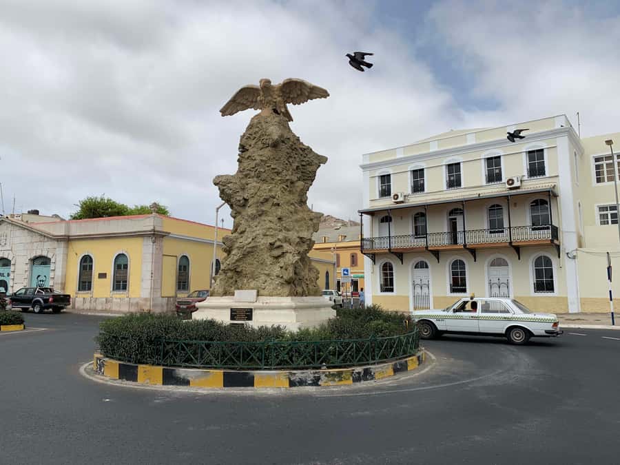 Mindelo Cultural: city tour with live music and dance class - The market hall and local tastes