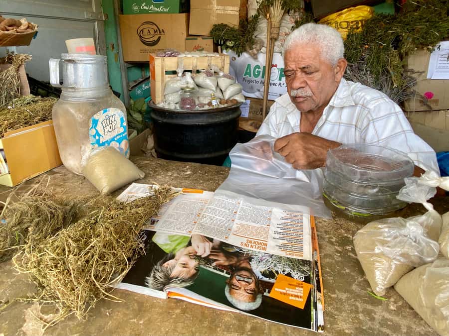 Mindelo: Private Walking Tour with Local Food Tasting - Mindelo markets: the city’s everyday rhythm