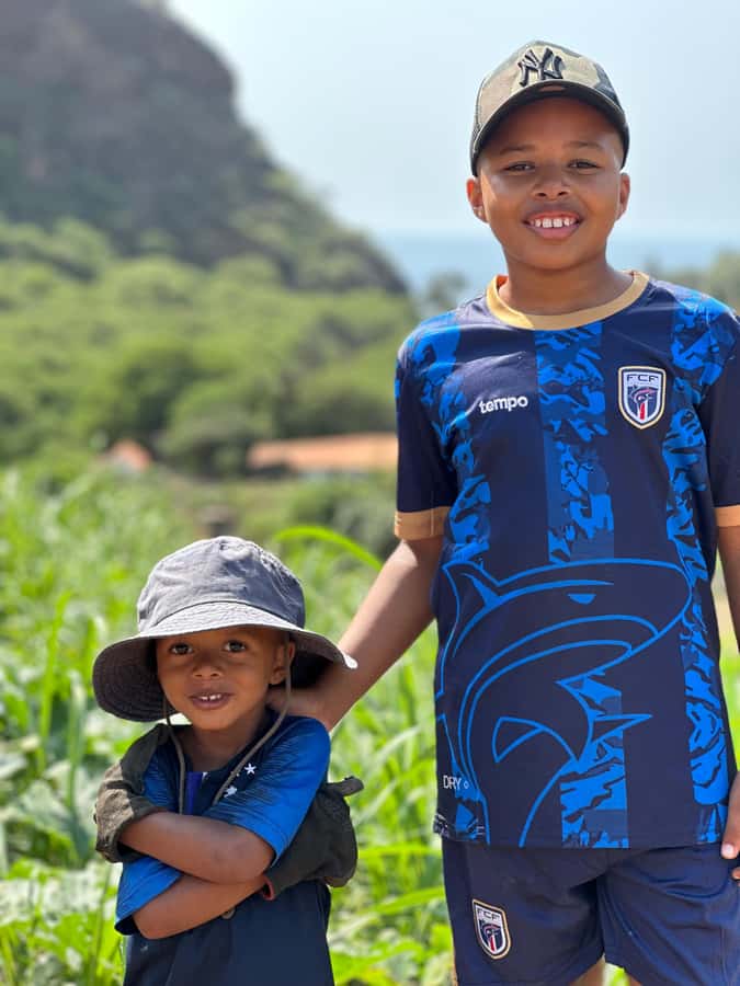 On the roads of Grogu - visit the Cabral&Martins family distillery - Walking through the sugar cane fields