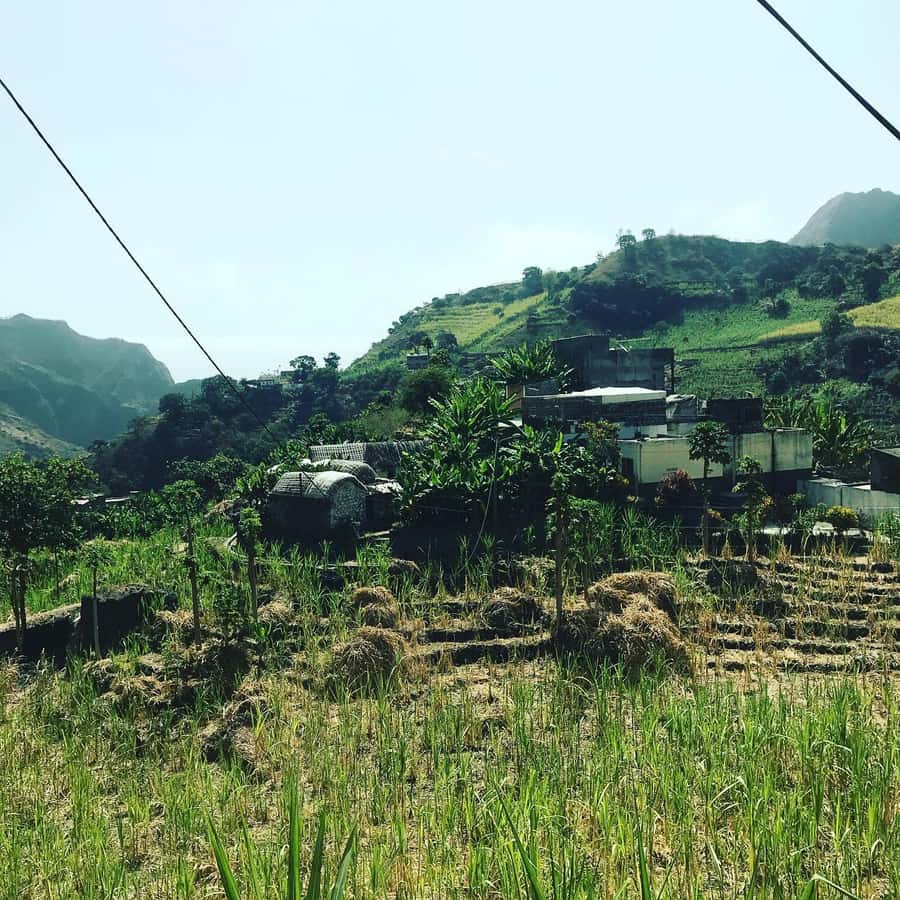 Paúl hike, the green garden - Waterfalls and mountain views along the way