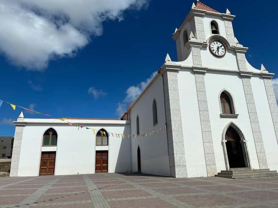 Praia: Day trip by minibus for cruise passengers - Pedra Badejo and the ride back to Praia