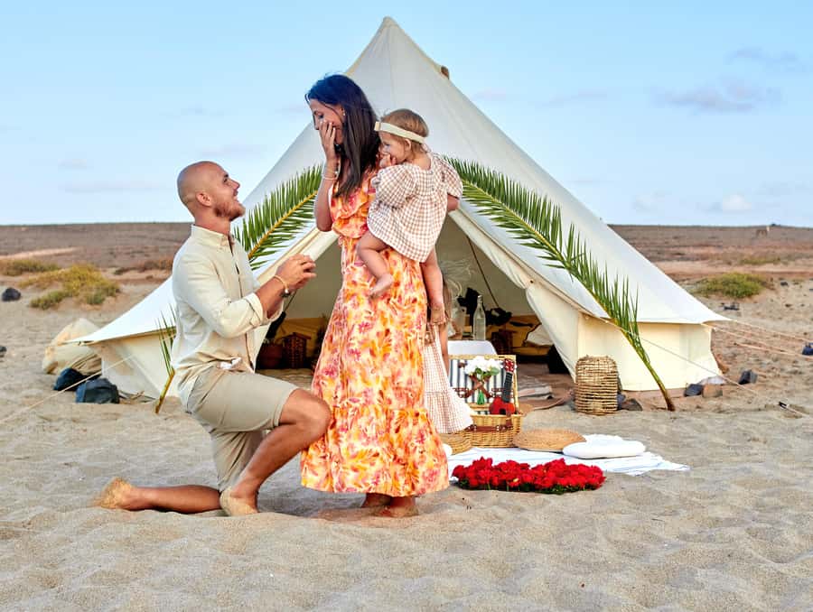 Romantic Sunset Experience with Glamping Silver Pack - Choosing red or white wine