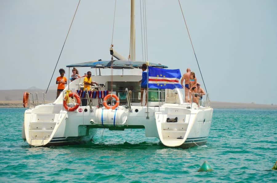 Sal Island: Catamaran cruises on Sal Island - Key points at a glance