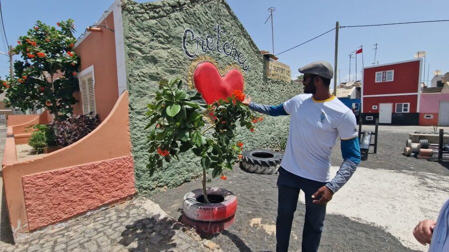 Sal island: Santa Maria city tour, street art and tapas - Who will get the most from this outing?