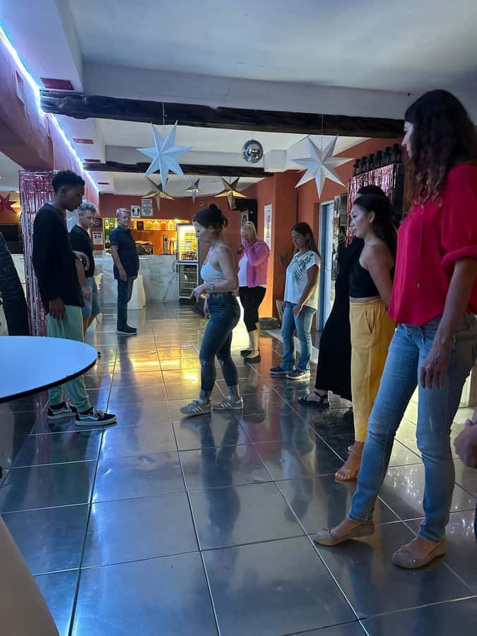 Sal: Kizomba Group Class - Santa Maria, Cape Verde - The first steps with the instructor couple