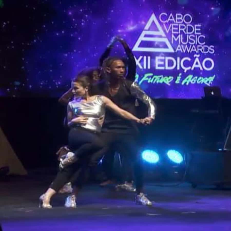 Sal: Kizomba Group Class - Santa Maria, Cape Verde - Arriving at Chill Out bar on Sal