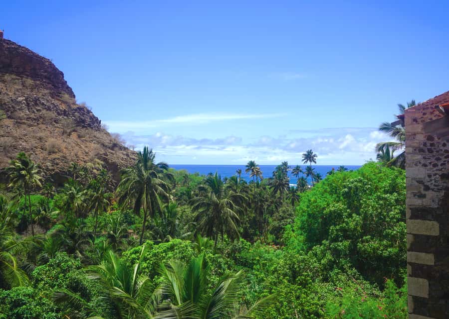 Santiago: Calabaceira Valley Trek & Visit to Cidade Velha - Lunch by the sea, with the bill separate