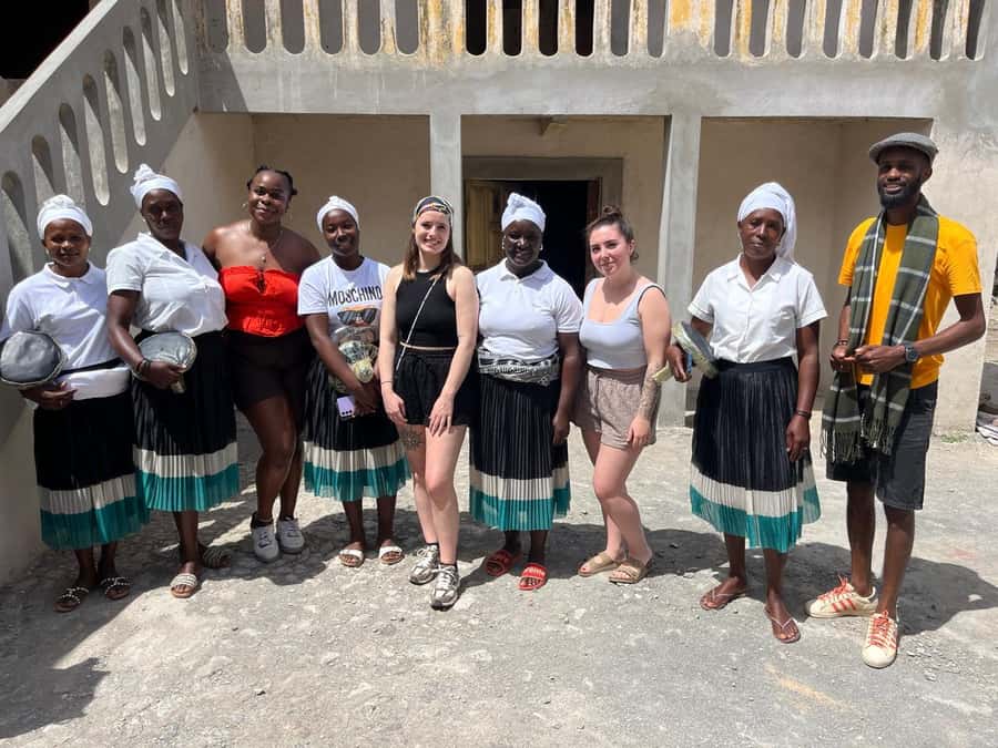 Santiago Island: Assomada City Tour with Lunch - Women & Clay, where the workshop becomes personal