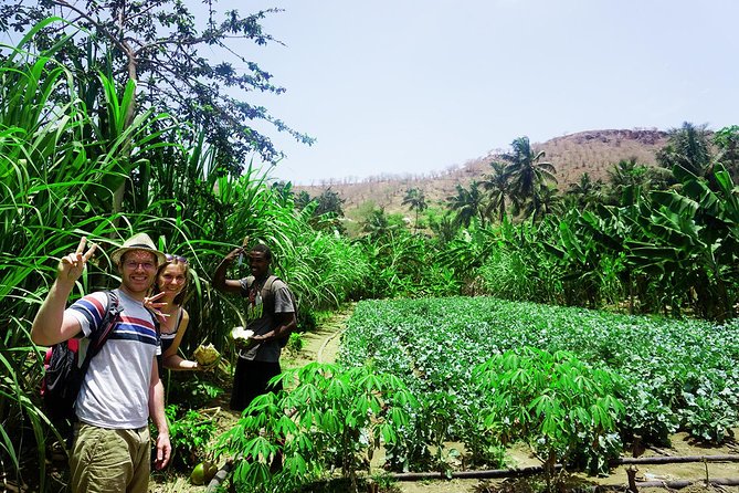 Santiago Island: Banana Plantation, Natural Park & Workshop with a local family - What to wear and bring