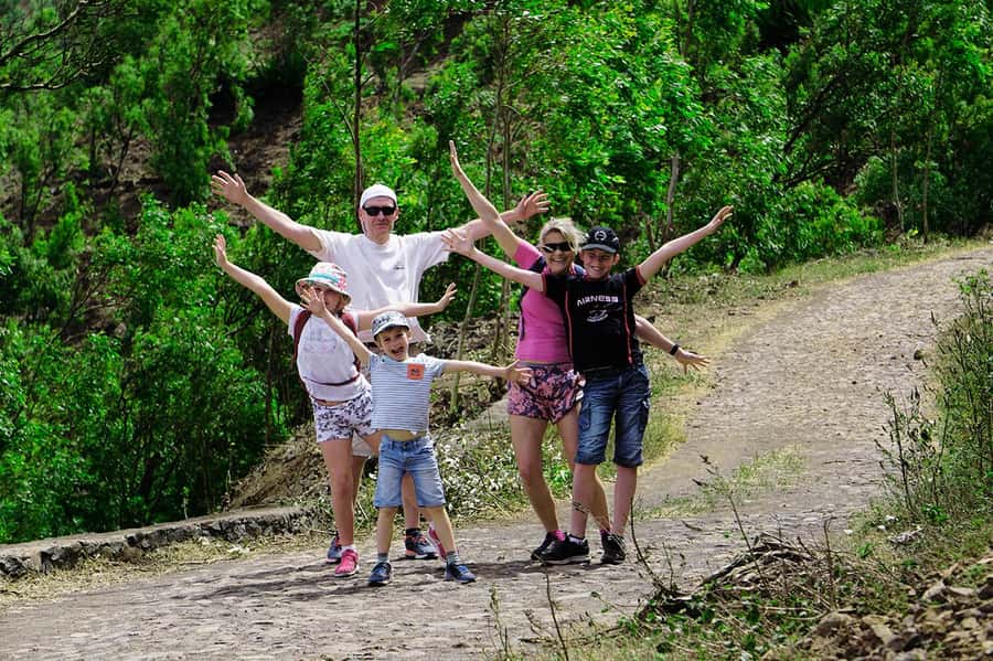 Santiago Island: Serra Malagueta & Tarrafal Beach Trek Tour - Plants, birds, and the value of a local guide