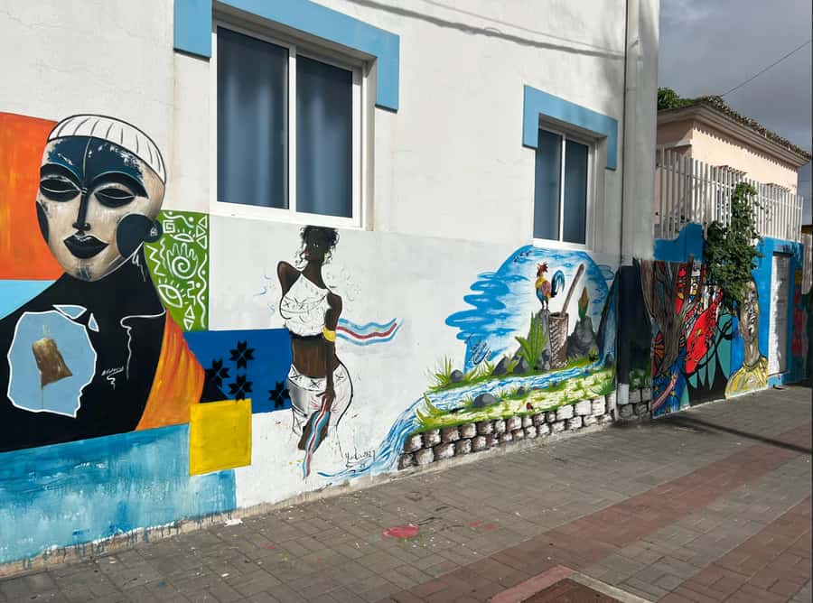 Santiago: Landscapes, Street Art, and Markets Day Trip - Two relaxed hours at Tarrafal Beach
