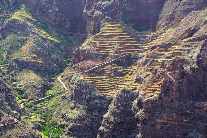 Santo Antão: Hike Ponta do Sol - Fontainhas - Cruzinha - The Coastal Finish to Cruzinha