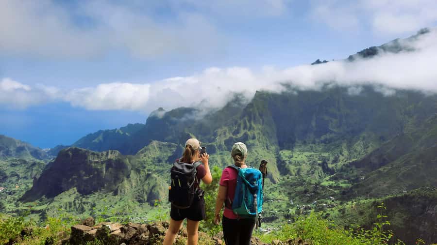 Santo Antão: Hiking Cova Volcano Crater to Ribeira Paúl - The guides and the value of a small group