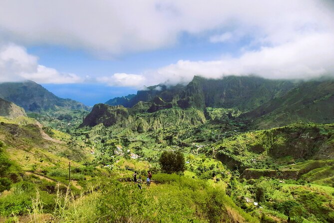 Santo Antão: Trekking Cova de Paúl Volcano Crater - Ribeira de Paúl - The three-hour descent on stone and gravel