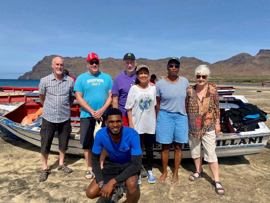 São Pedro experience (hiking & snorkel with turtles) - Three minutes by fishermen’s boat to the turtles