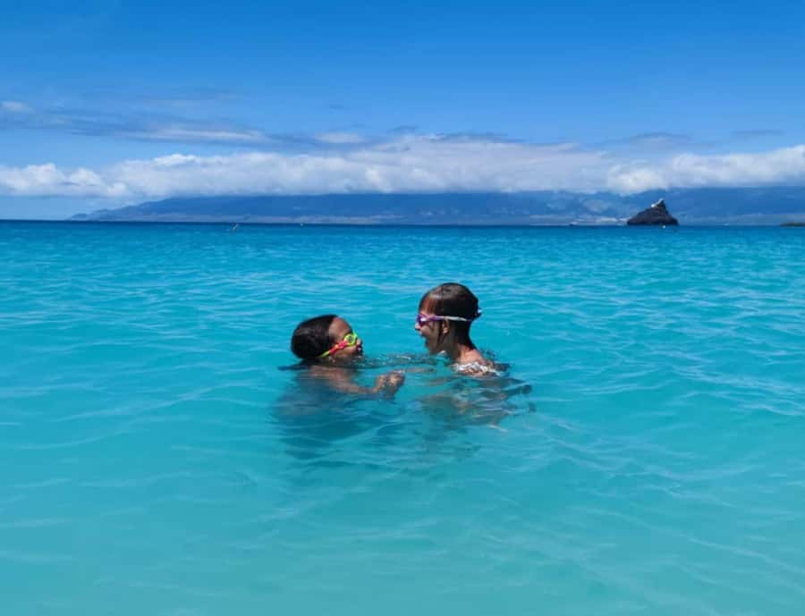 São Vicente Full Day - Swimming in calm Baía das Gatas