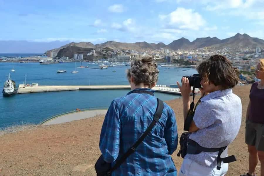 São Vicente: Highligts tour for cruise ship travelers - Calhau and the baby turtle project