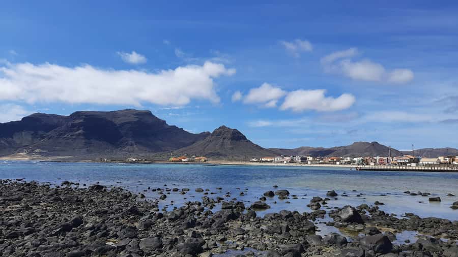 São Vicente: Markets, Beaches and Natural Park Tour - Guides, transport, and group comfort