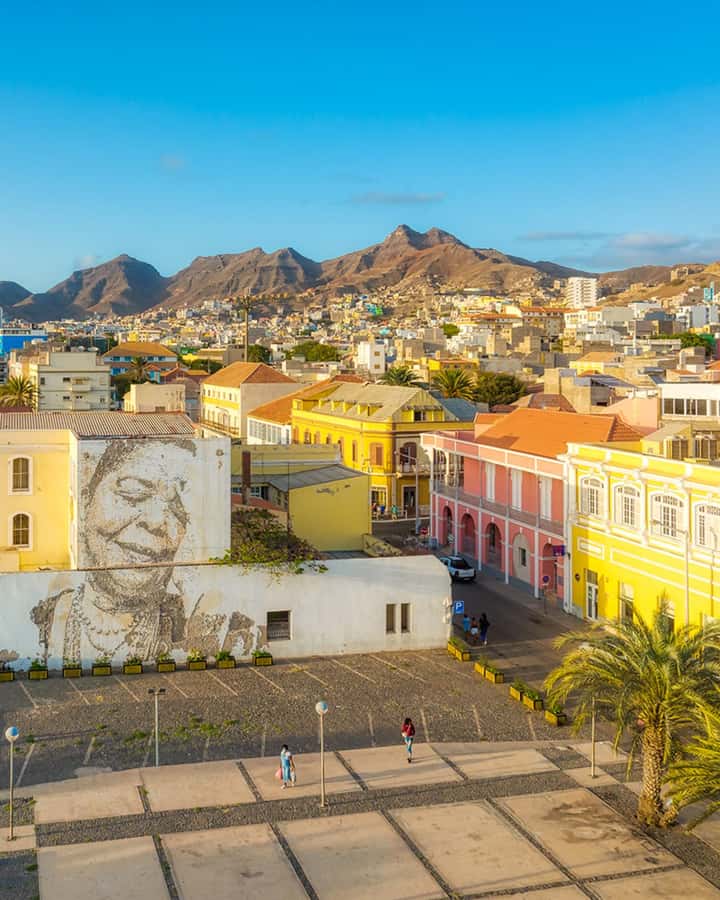 São Vicente: Markets, Mountains, Fishing Villages & Beaches - Salamansa, a fishing village and a bare-foot beach