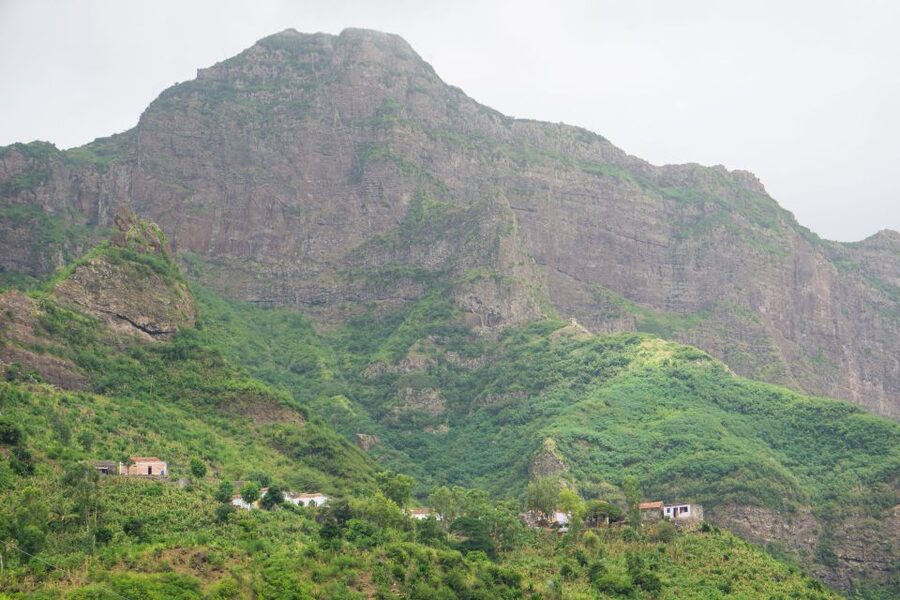 Serra Malagueta Natural Park: Hike to Gongon Valley & Lunch - The trail profile: 12.5 kilometers with a long descent