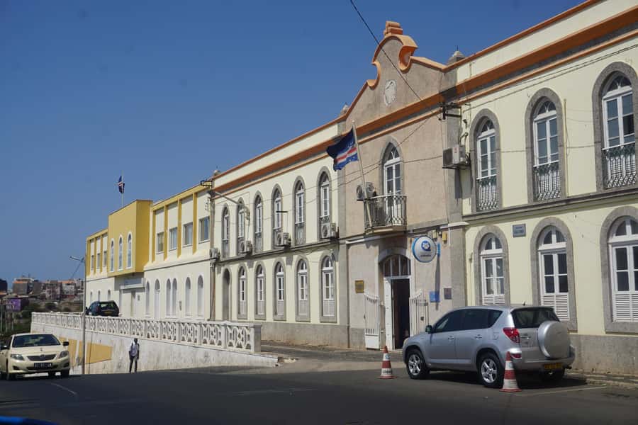 Shore Excursion: 3-Hour Praia & Cidade Velha Historic Tour - What the small group and timing mean