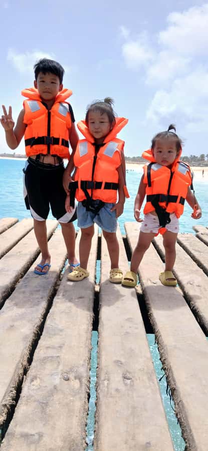 Snorkelling trip with certificate local guide - Fish and turtles around the underwater Christ statue
