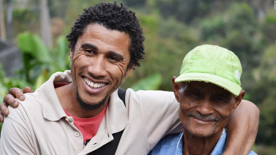 The origen of Capeverdean People - The monuments as evidence, not decoration